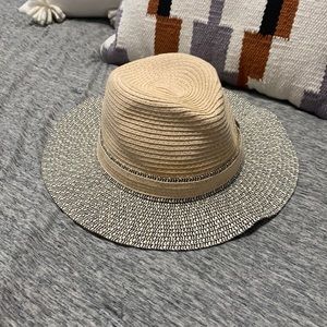 Cute summer/beach getaway hat!